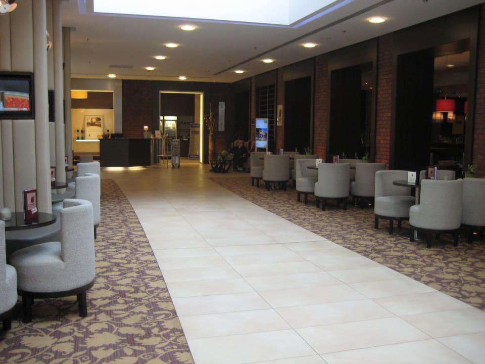 Lobby vom Seiteneingang aus gesehen Courtyard by Marriott Bremen
