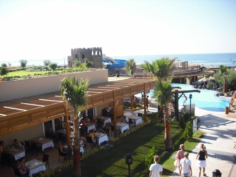 Ausblick von der Terrasse auf das Restaurant und Pool Adalya Resort & Spa - Adults Only
