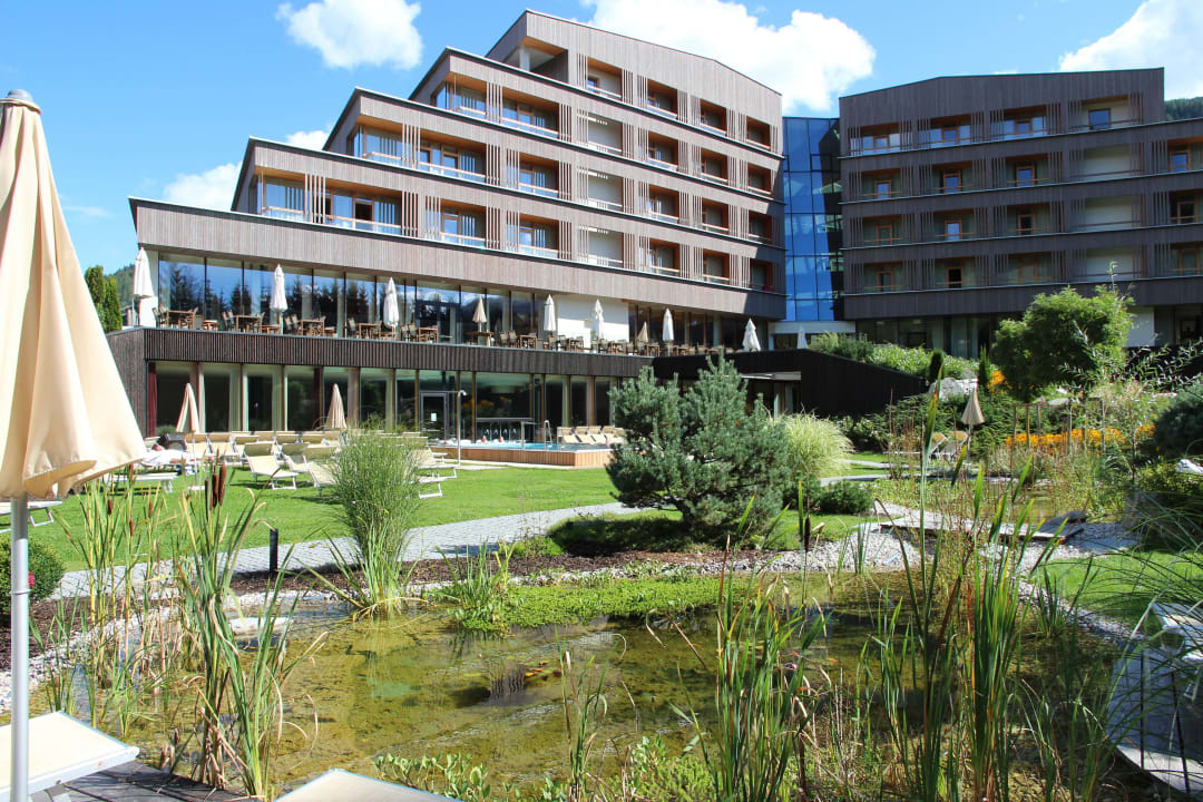 Hotel vom Garten aus Falkensteiner Hotel Schladming