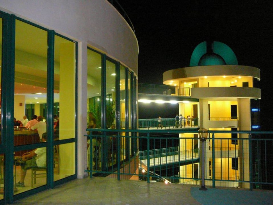 Widok na windy - wejście do lobby baru Paradise Beach Hotel