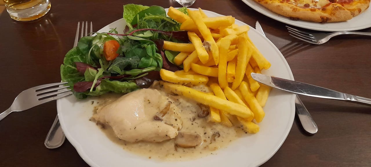 Gastro Hotel Königslinie