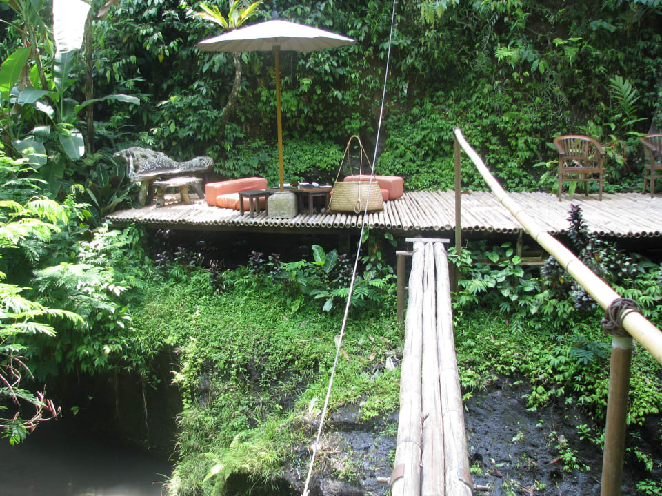 Picknick am Fluss Hanging Gardens of Bali