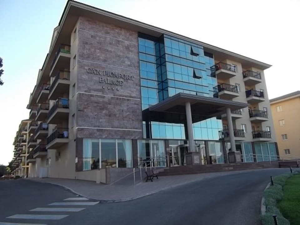 Eingang zum Hotel Aparthotel Can Picafort Palace