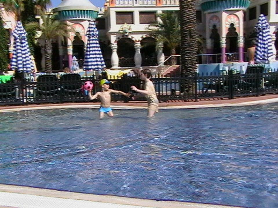 Kinder-Pool Kamelya Aishen Club