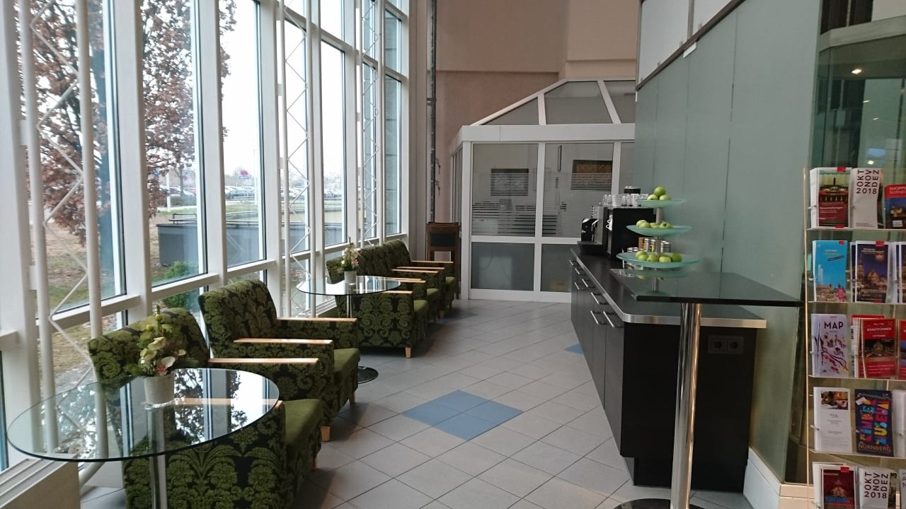 Lobby Mövenpick Hotel Nürnberg Airport