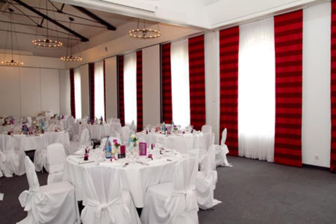 Festlich dekorierter Mozartsaal nestor Hotel Ludwigsburg