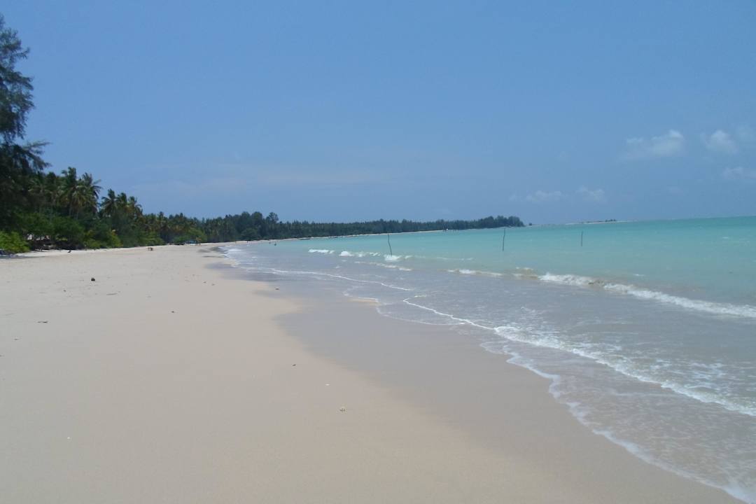 Strándspaziergang Kantary Beach Hotel - KHAO LAK