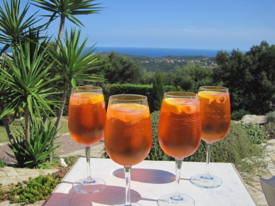Ein leckeres Getränk mit traumhaftem Blick Ferienhaus Casa Jaro