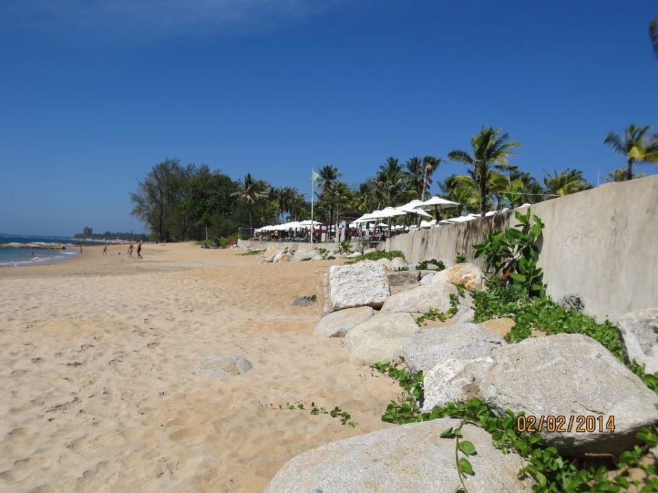 Strand im Hintergrund The Sands Hotel The Leaf on The Sands by Katathani