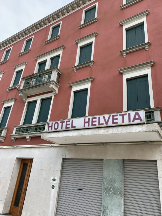 Außenansicht Helvetia Hotel