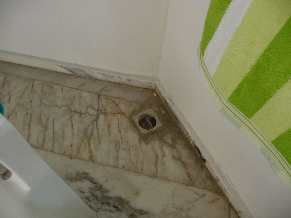 Bad Zimmer 513 Hatipoglu Beach Hotel