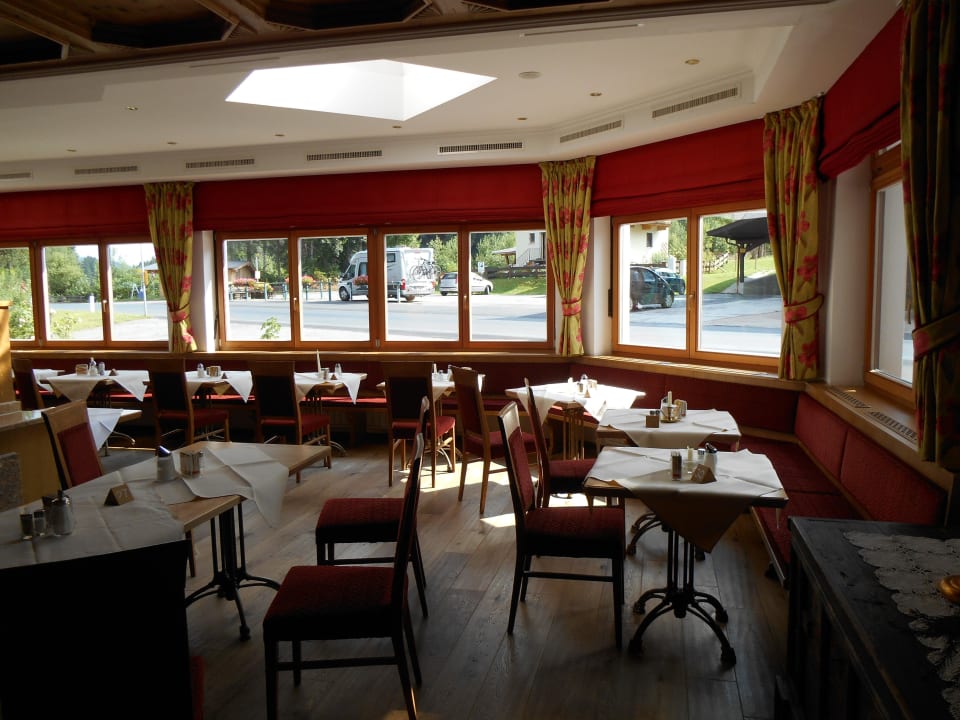 Bereich Frühstücks- und Abendessen Hotel Skirast