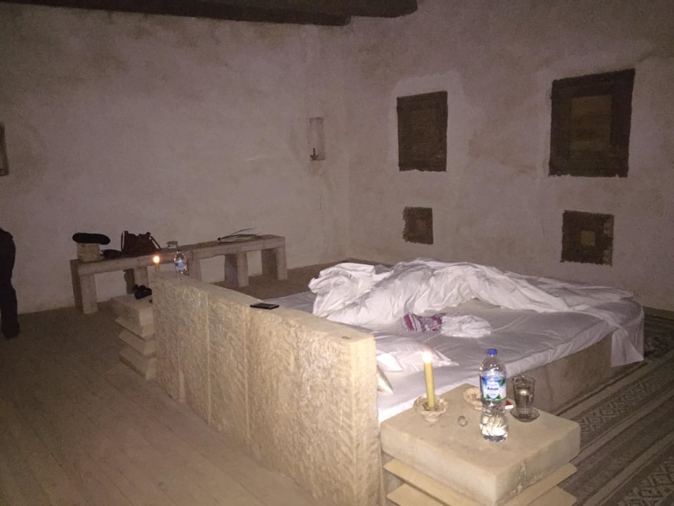 Bett - erbaut aus Salzglas Adrere Amellal Eco Lodge