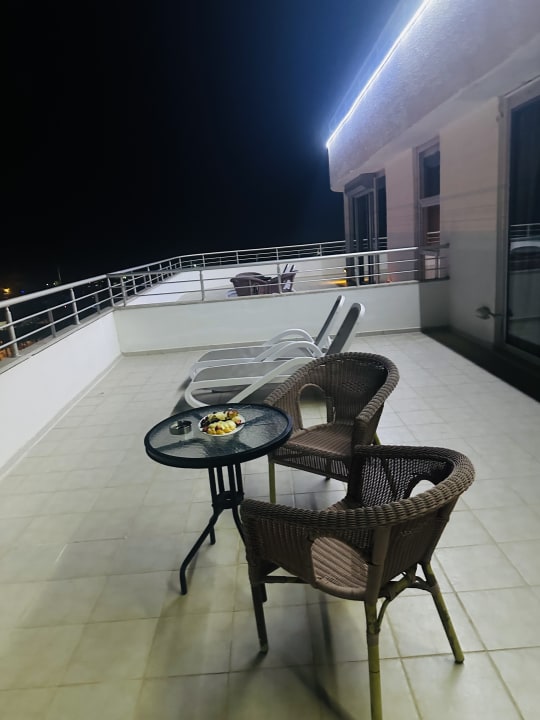 Zimmer Hotel Miracle Resort