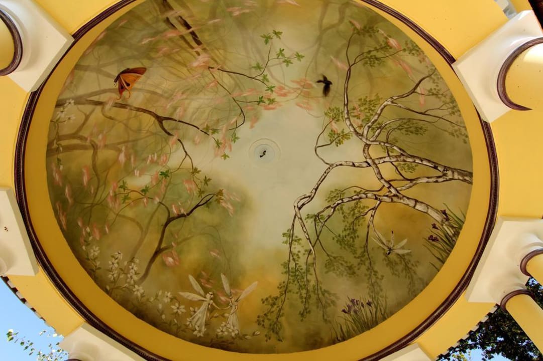 Kuppel des Monopteros Spirit & SPA Hotel Birkenhof am Elfenhain