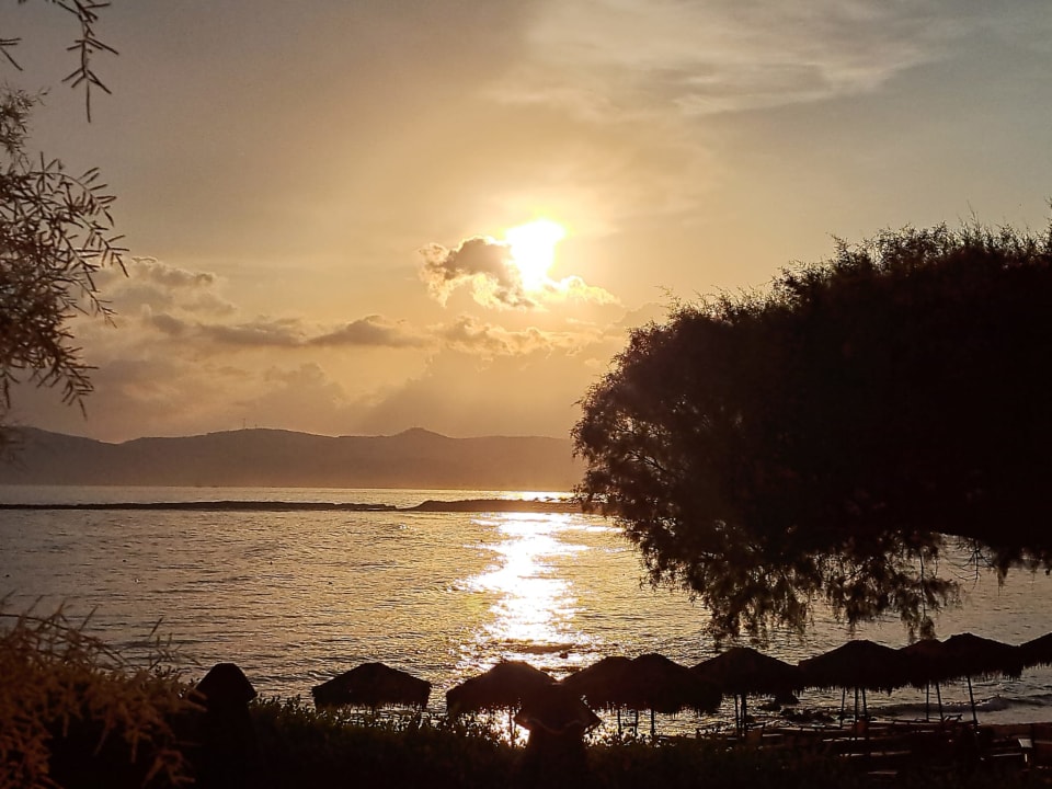 Außenansicht Hotel Molos Bay