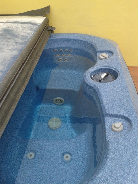 Royal Terrace behitzbarer Whirlpool Zafiro Bahia