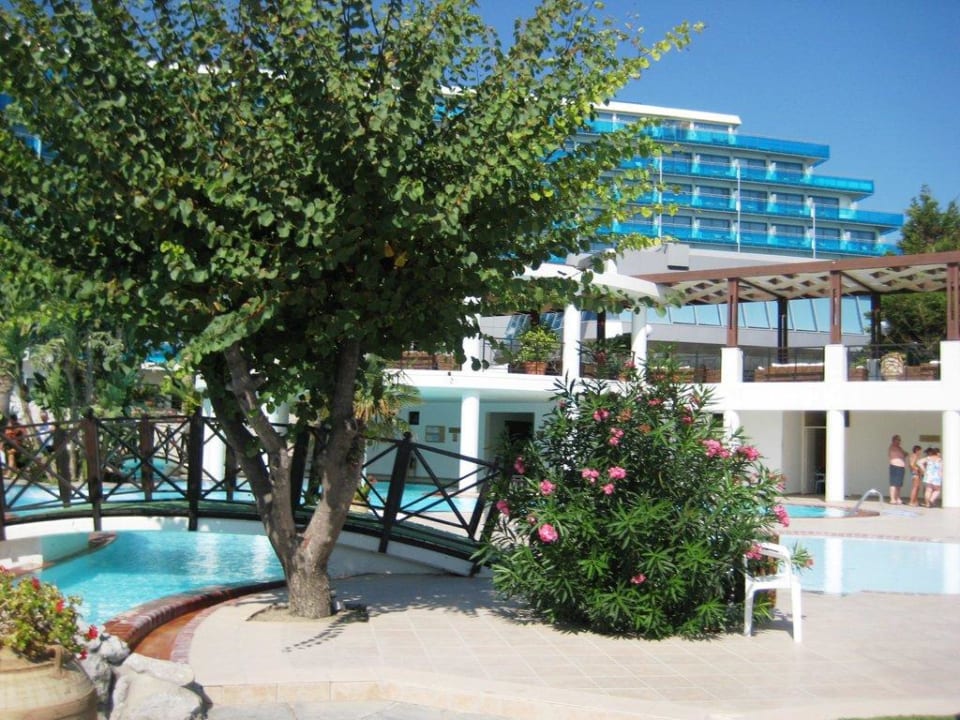 Brücke zur Poolbar Hotel Calypso Beach