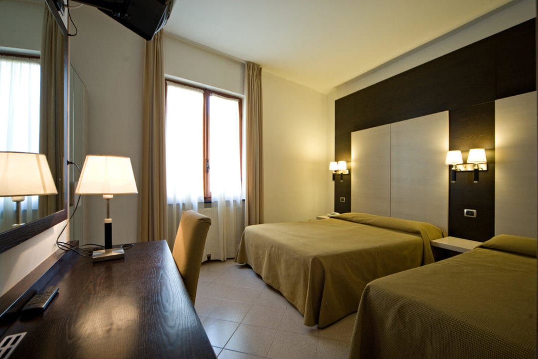 Camera per 3 persone Hotel Albergo la marina