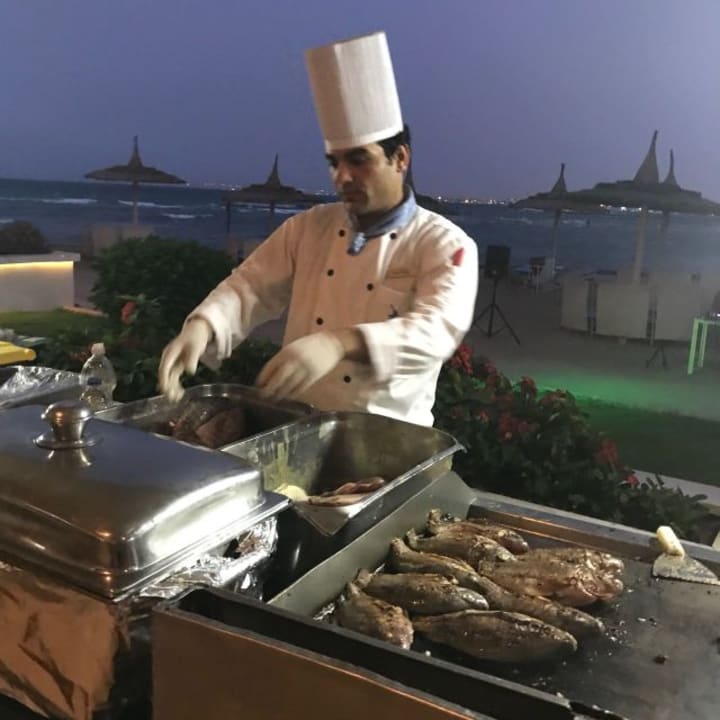 Frischer gegrillter Fisch Beach Albatros Resort