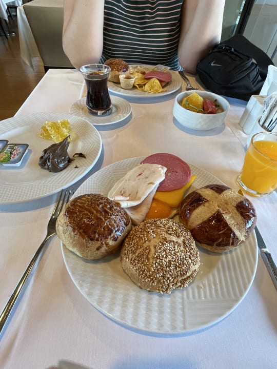 Gastro The Sense Deluxe Hotel