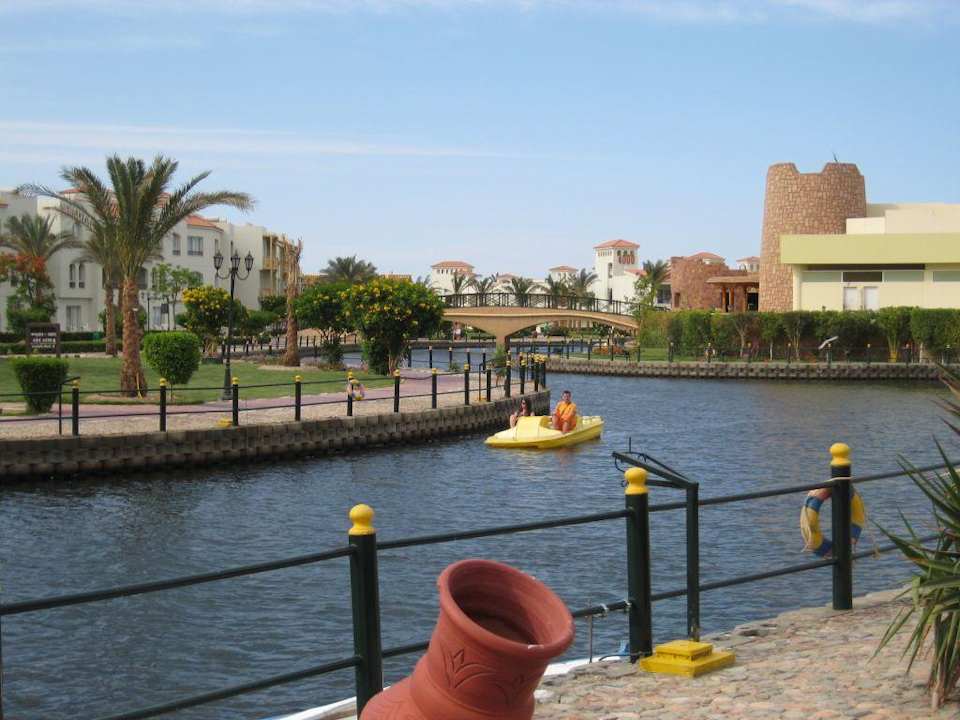 Fluß durch die Hotelanlage Pickalbatros Dana Beach Resort - Hurghada