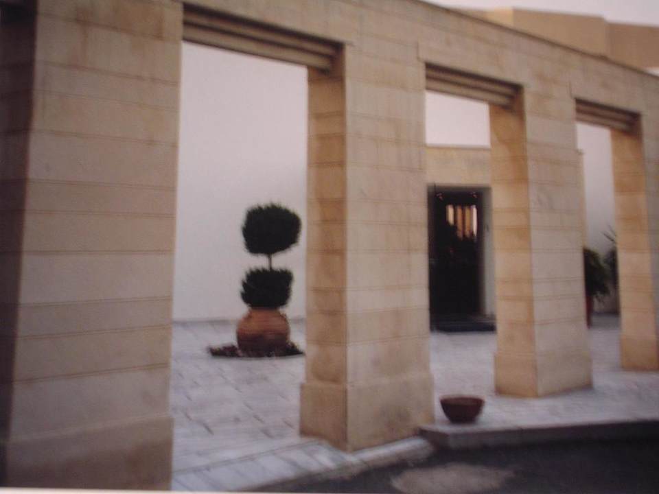 Hoteleingang Santa Marina Beach