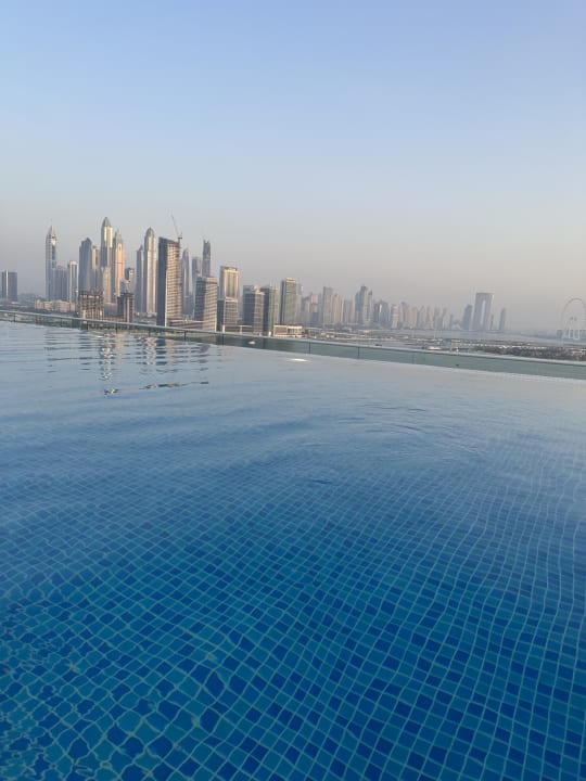 Pool NH Collection Dubai The Palm