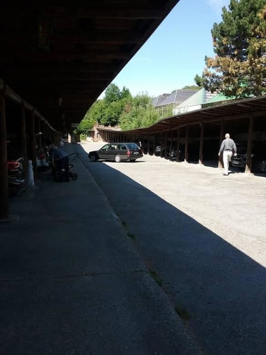 Unterstellmöglichkeit KFz Land Gut Höhne