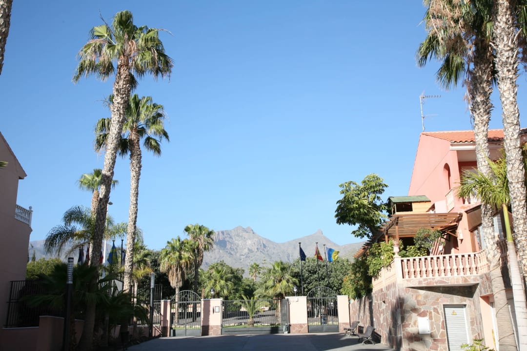 Bergblick Richtung Haupteingang Hotel El Duque