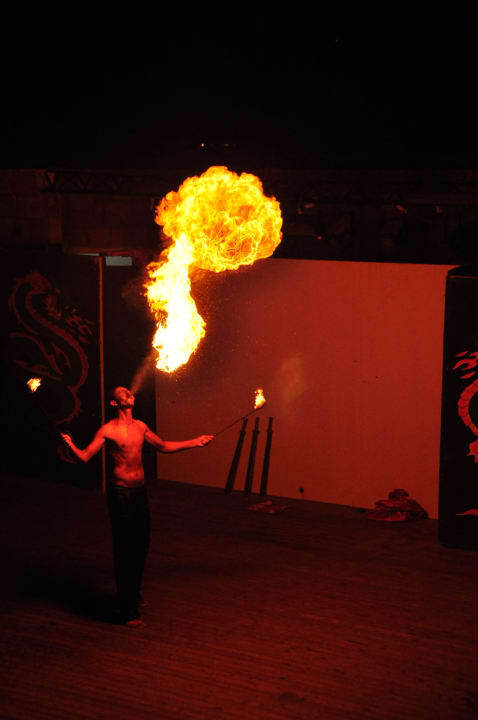 Feuerspucker und Fakir Hotel Gorgonia Beach Resort