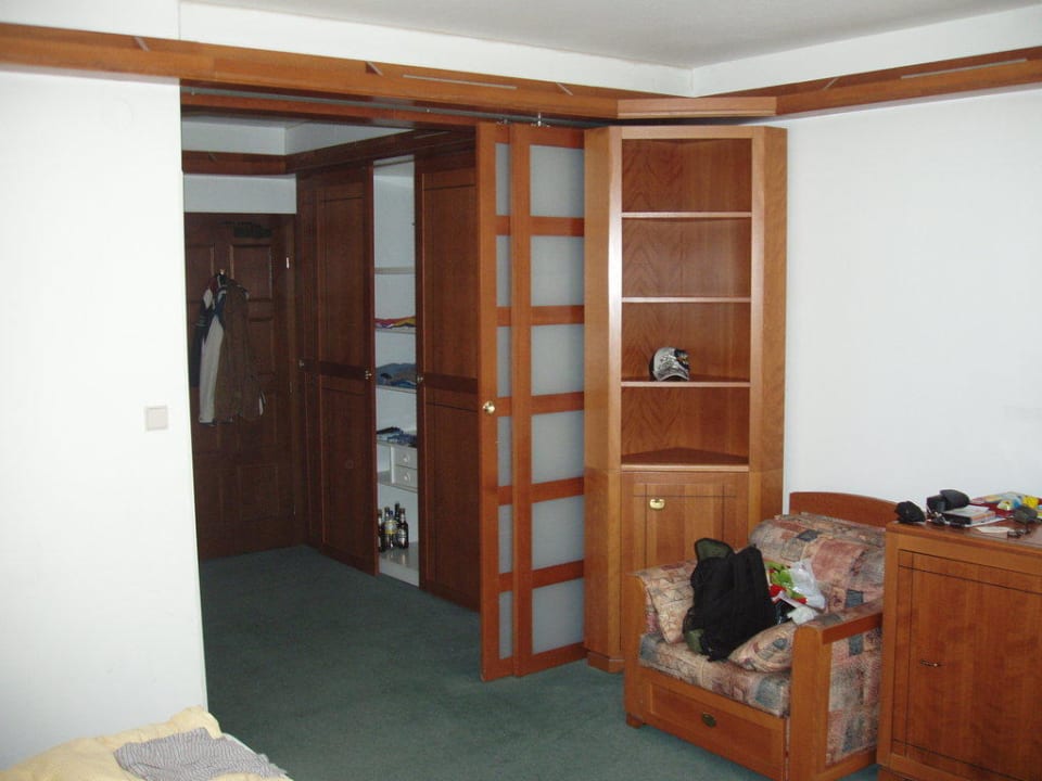 Flur, rechts ist das Bad Hotel Praha