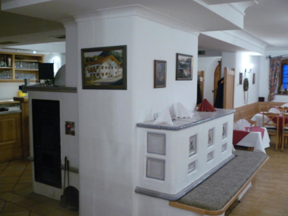 Ein schöner Kachelofen Hotel-Gasthof Mauthäusl