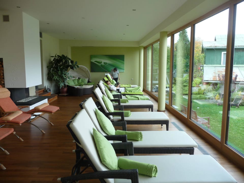 Ruheraum mit Blick zum Garten Hotel St. Florian