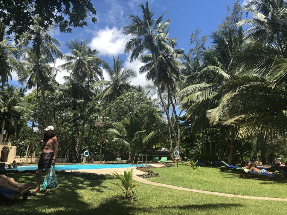 Pool Neptune Beach Resort