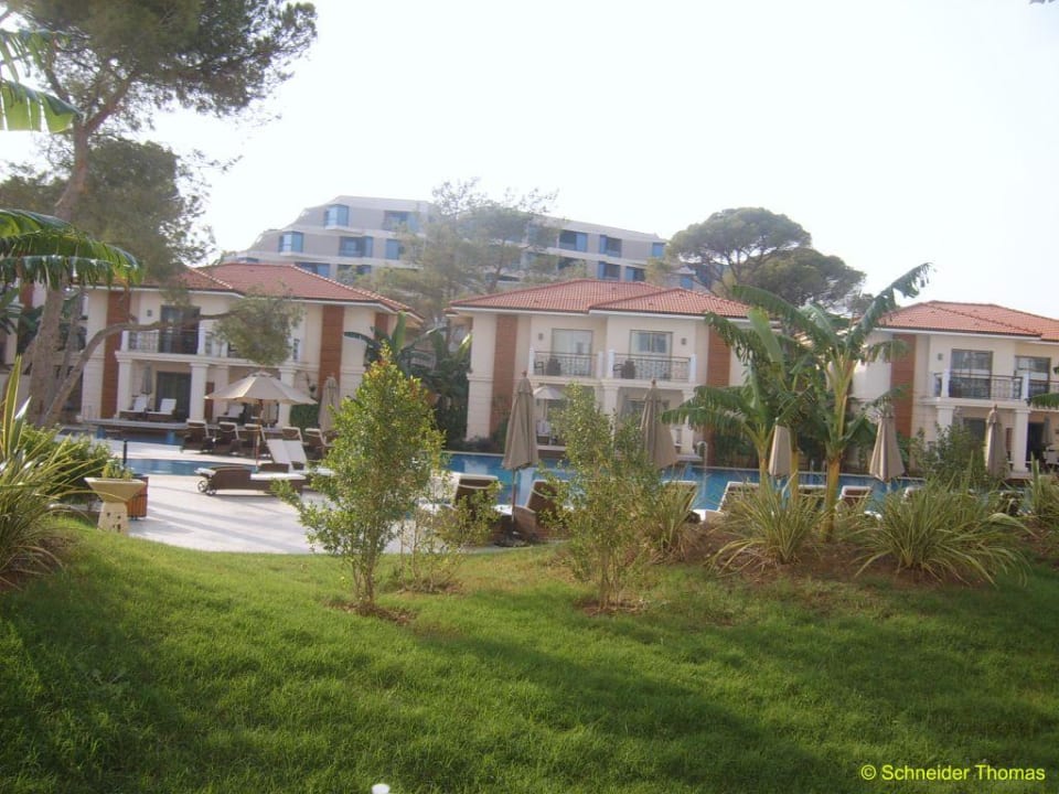 Im Hintergrund das SuSesi de luxe resort & spa Susesi Luxury Resort