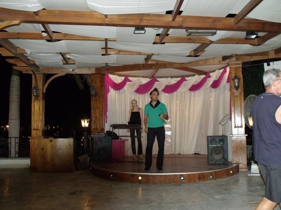 Abendunterhaltung Aladdin Beach Resort