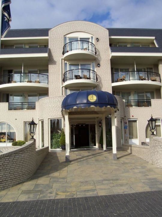 Entree Alexander Hotel