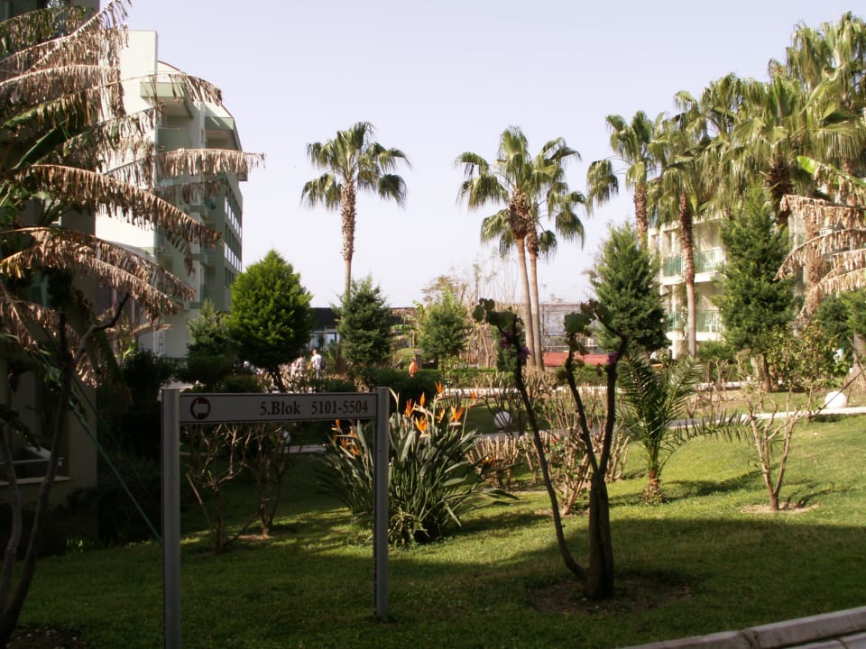 Tolle Gartenanlage Sealife Buket Resort & Beach