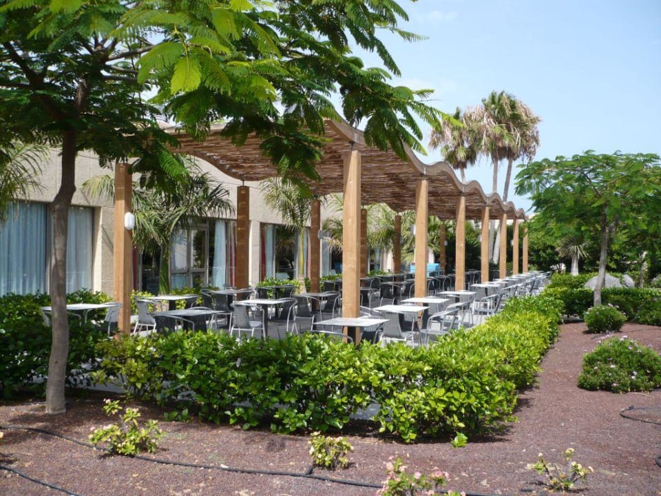 Aussenbereich des Restaurant SBH Hotel Taro Beach