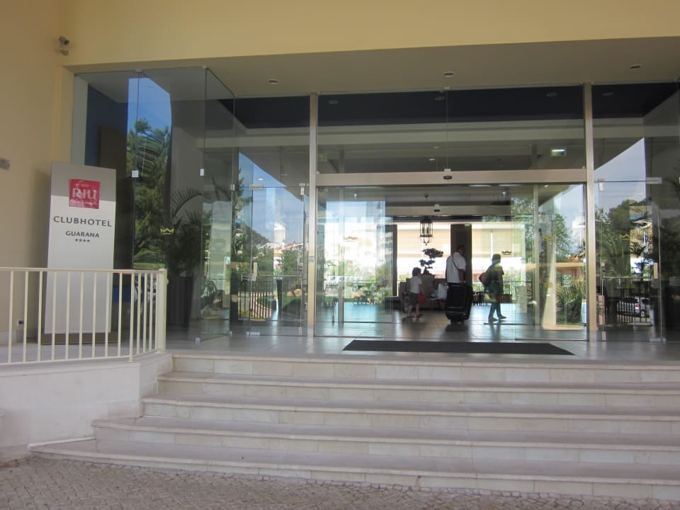 Hoteleingang 3HB Guaraná - All Inclusive