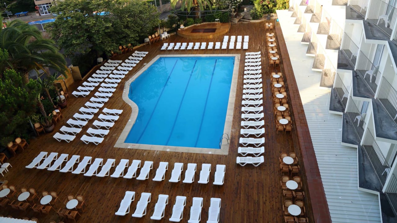 Pool Gran Hotel Don Juan Palace