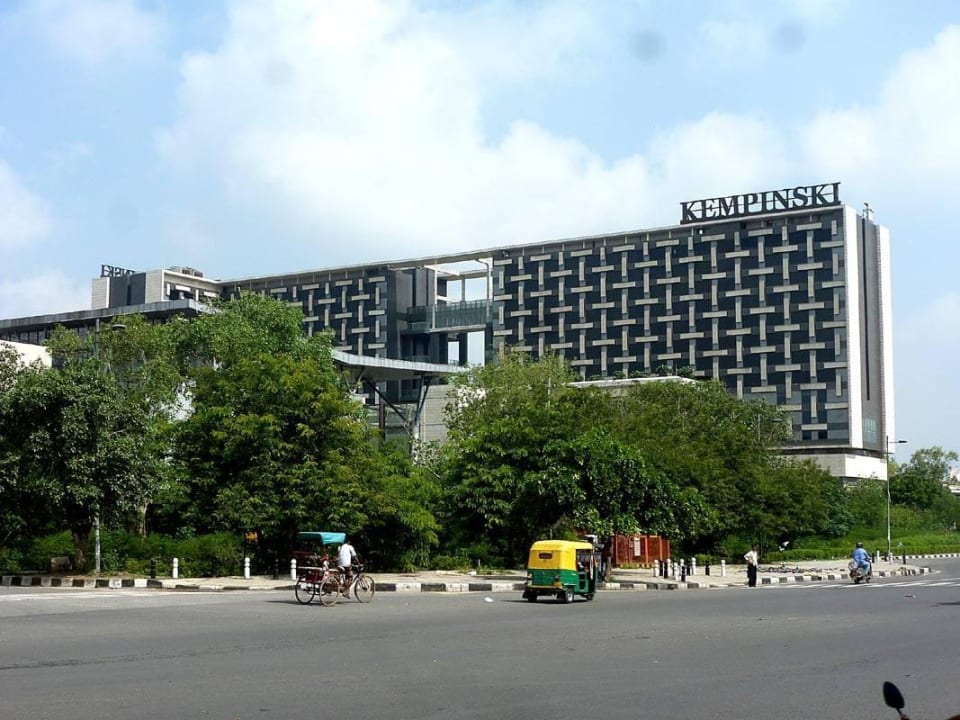 Kempinski Ambience Hotel The Leela Ambience Convention Hotel Delhi