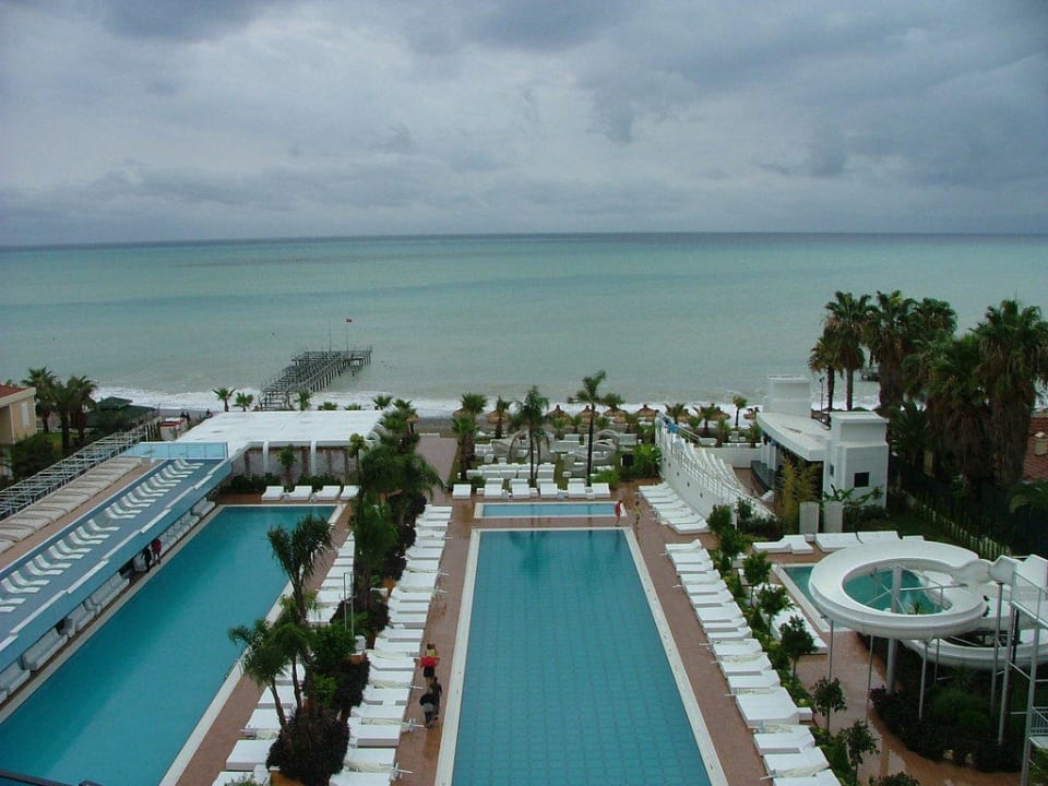 Pool Q Premium Resort