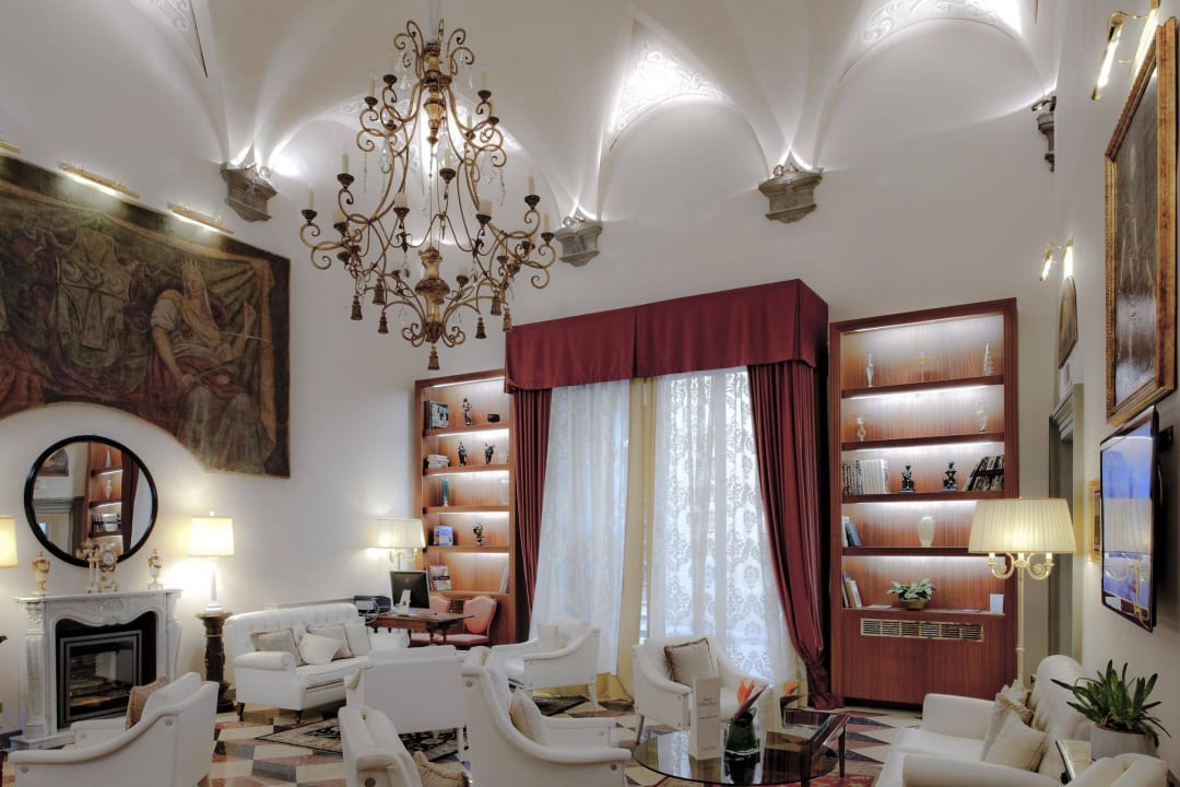 Lobby Golden Tower Hotel