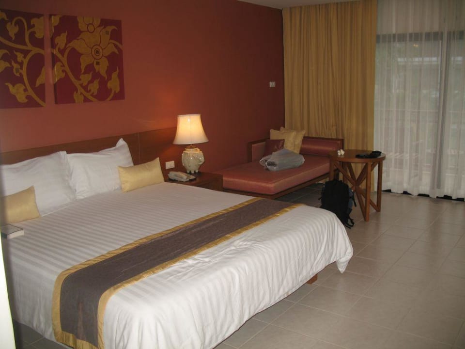 Zimmer Hotel Naithonburi Beach Resort