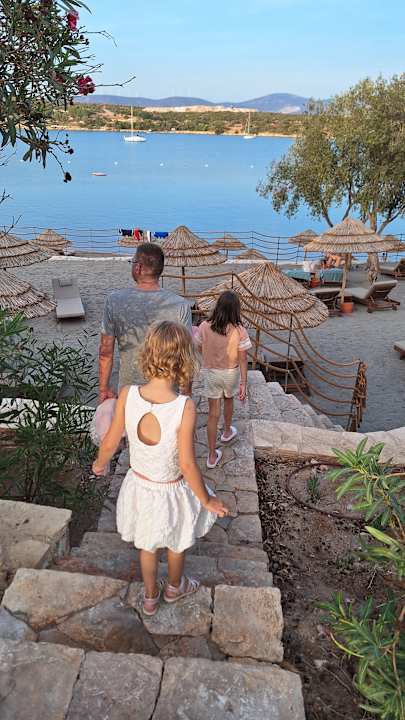 Strand Anda Barut Collection