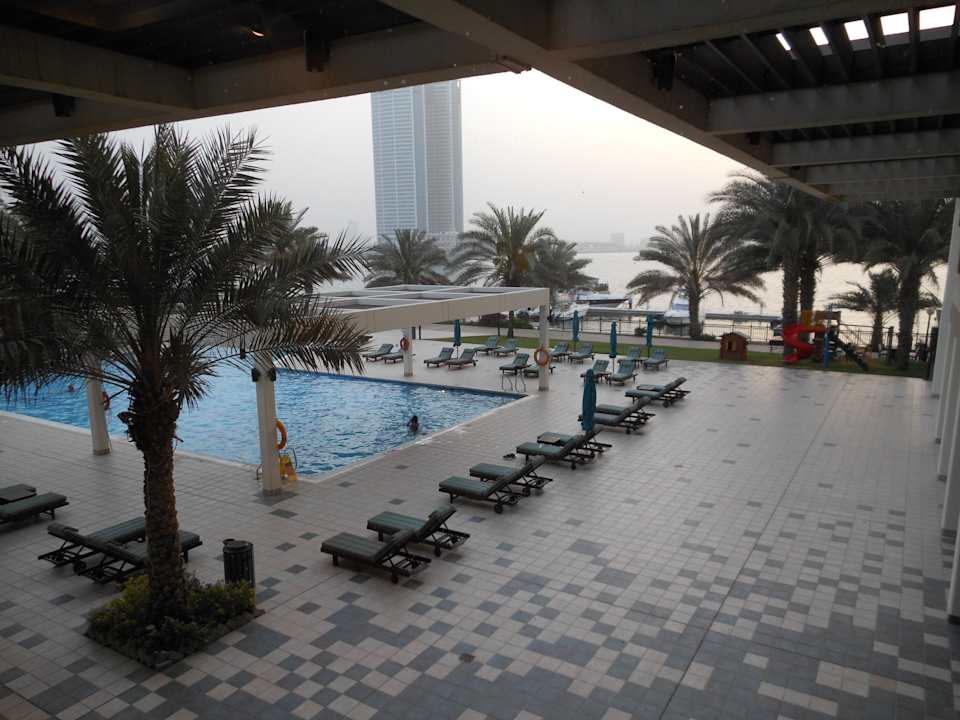 Pool Hilton Garden Inn Ras Al Khaimah