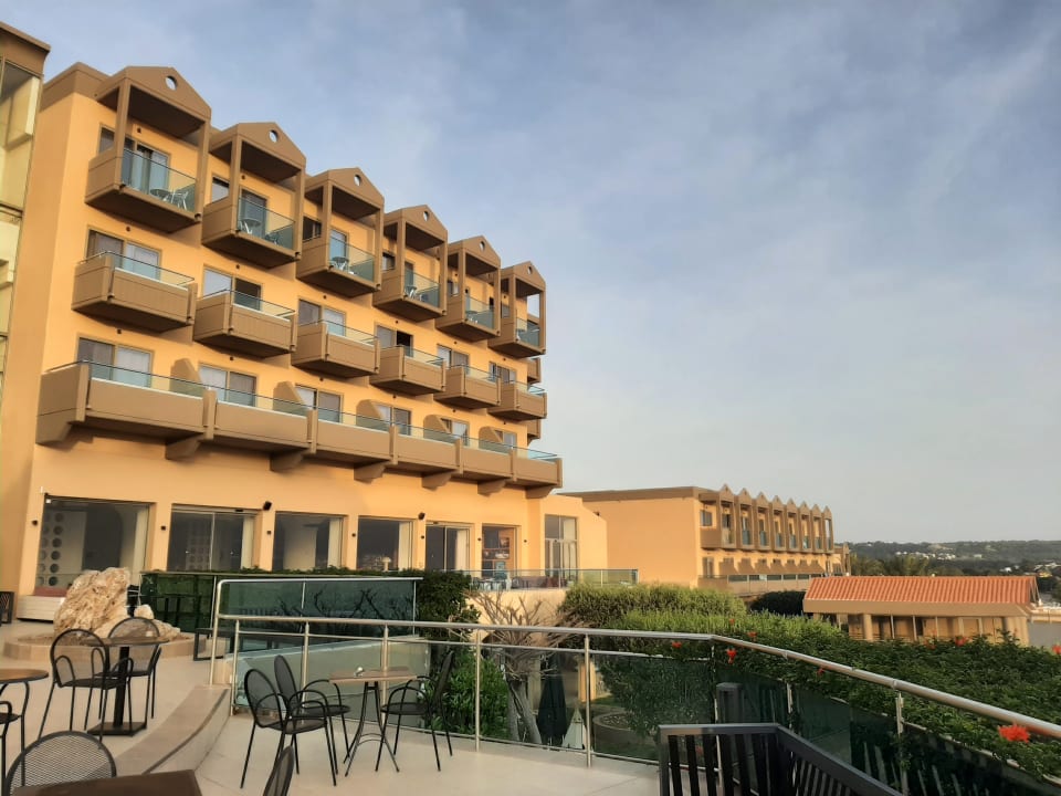 Außenansicht Kresten Palace Hotel