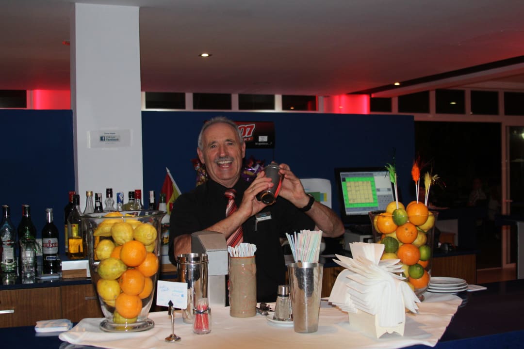 Bester Barmann Caprice Janeiro Hotel & Spa